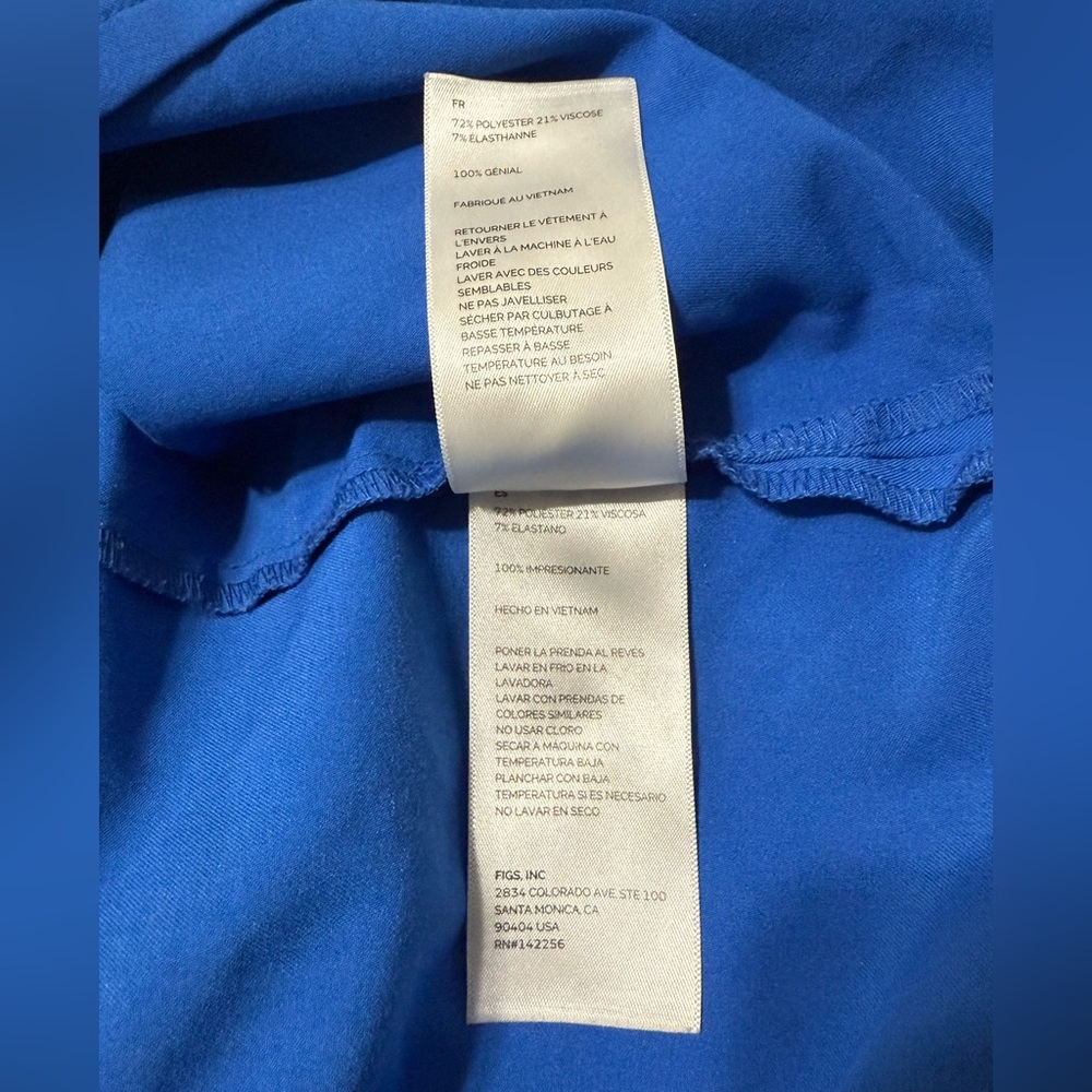 FIGS Technical Collection Scrub Top - Picture 6 of 7